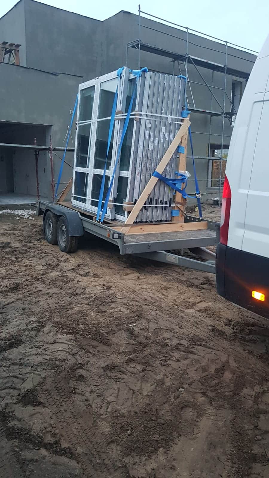 Piegādātie logi, Matīss, Mārupe
